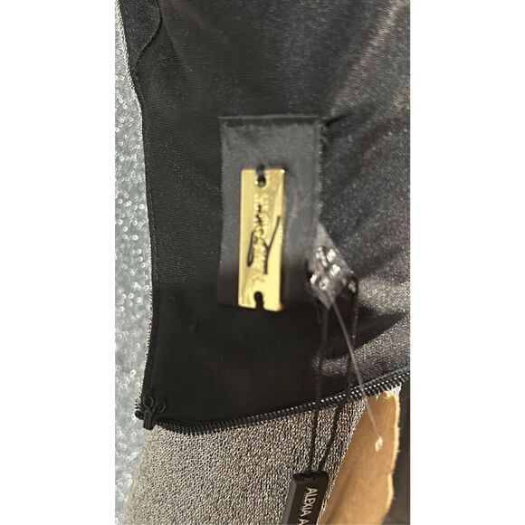 Alexis Admor Cutout Silver Ruched Shimmer Gown Size Small - Picture 8 of 10